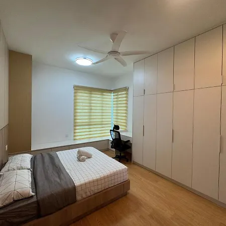 Mont Kiara Warmly 6 Pax Stay